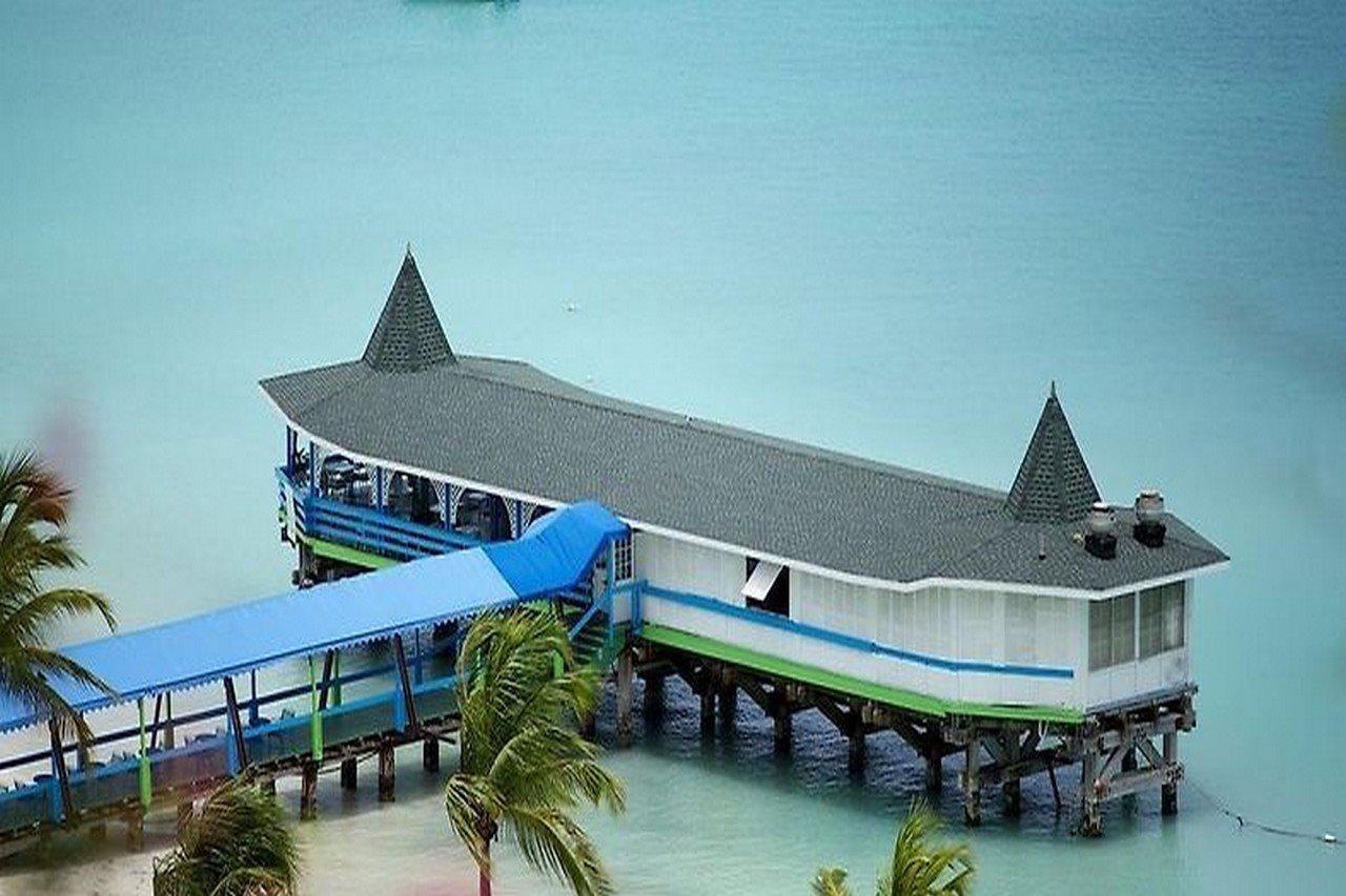 فندق Dickenson Bayفي  Starfish Halcyon Cove المظهر الخارجي الصورة